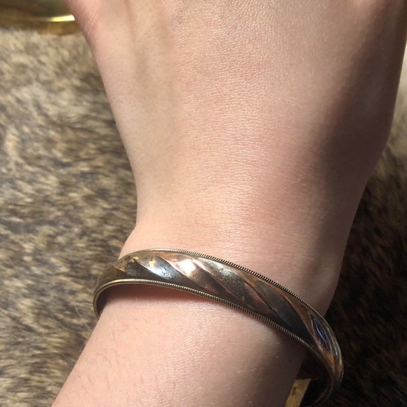 Vintage sterling silver bangle bracelet - Picture 2 of 3